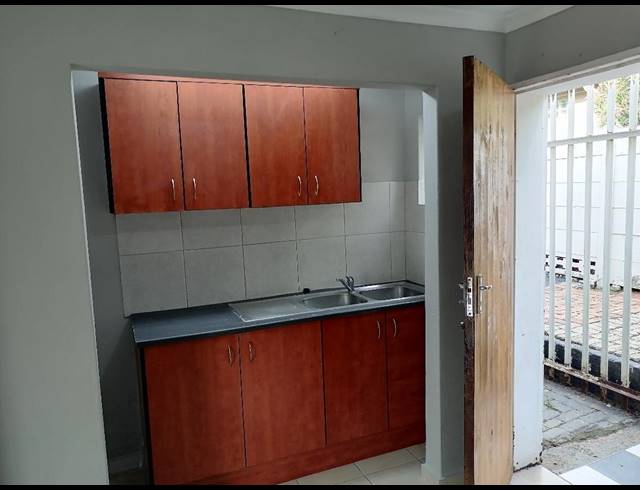 1 bed property to rent in WINCHESTER HILLS